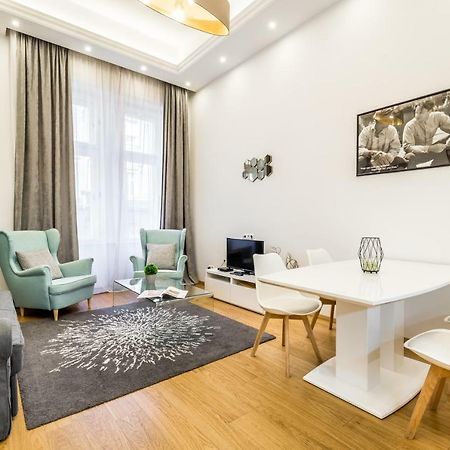 Hello Downtown Apartment - Movie Budapest Luaran gambar